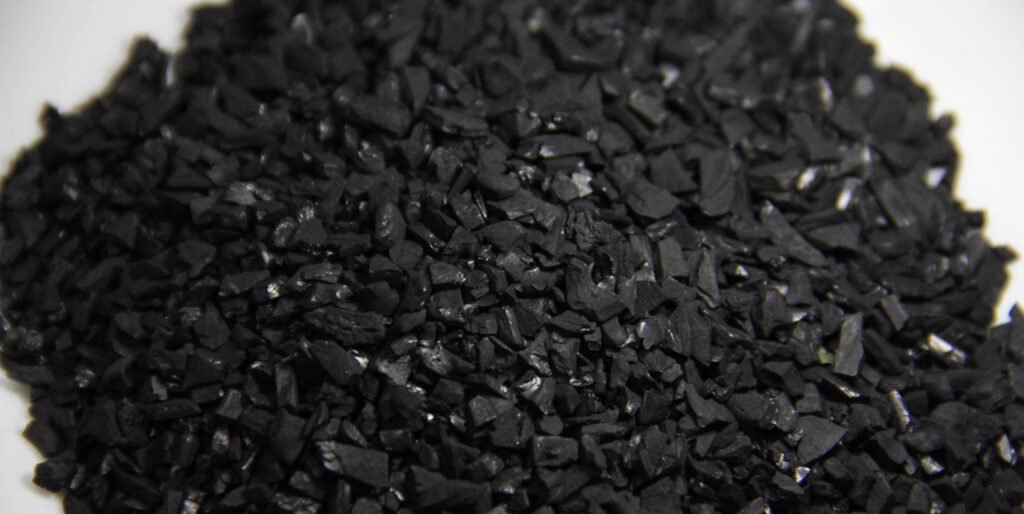 Activated Carbon vs Regular Charcoal – Side-by-Side Comparison Image