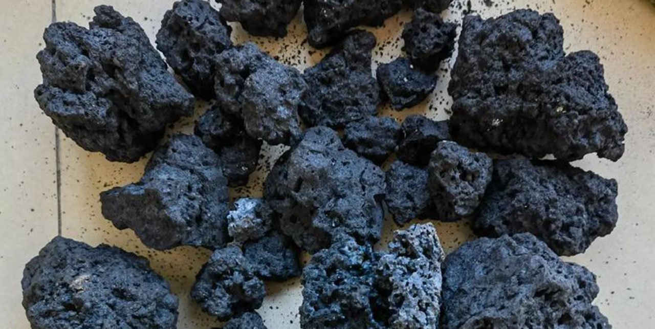 Blast furnace barium manganese slag mixture