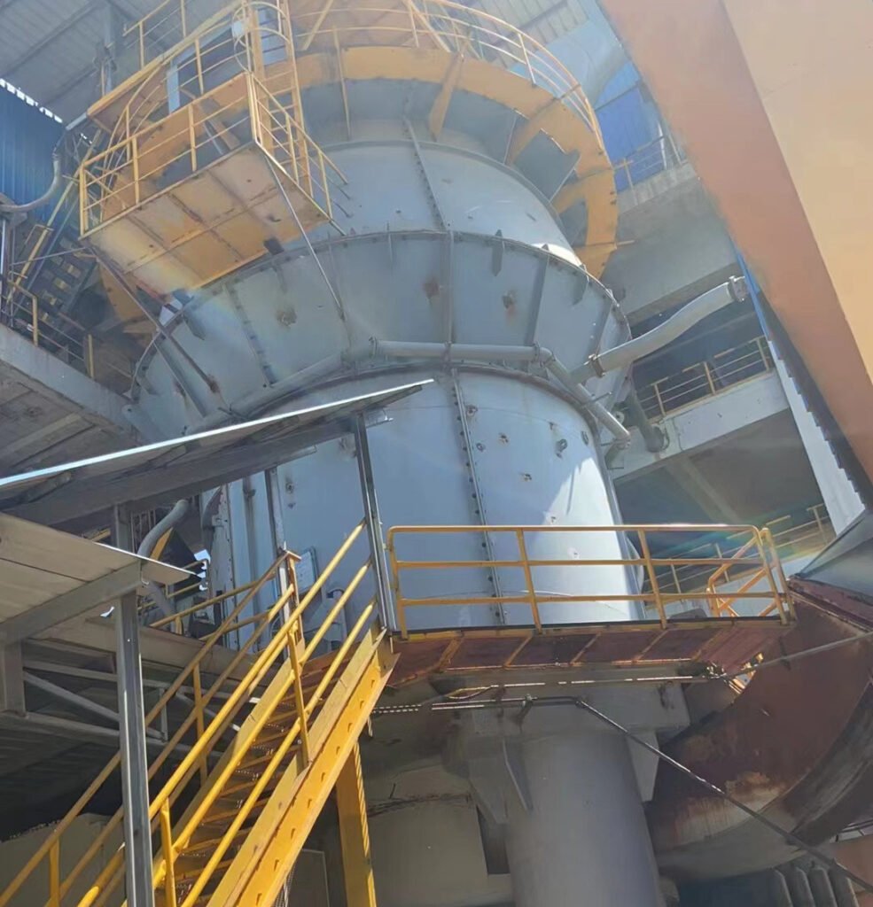 Second hand 90% new vertical roller mill for sale suitbale for cement clinker granulated blast furnace slag