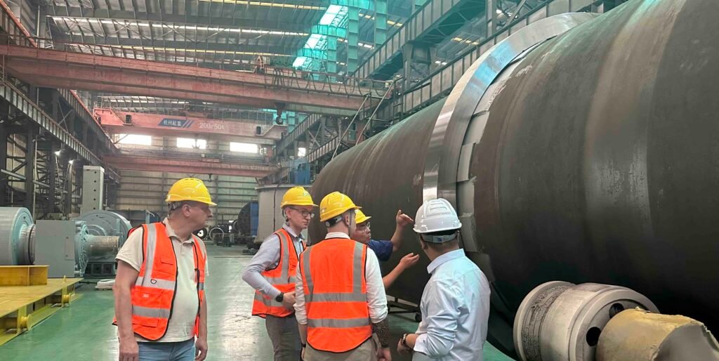 Cusotmer visit tongli for incineration rotary kiln manufacturing process