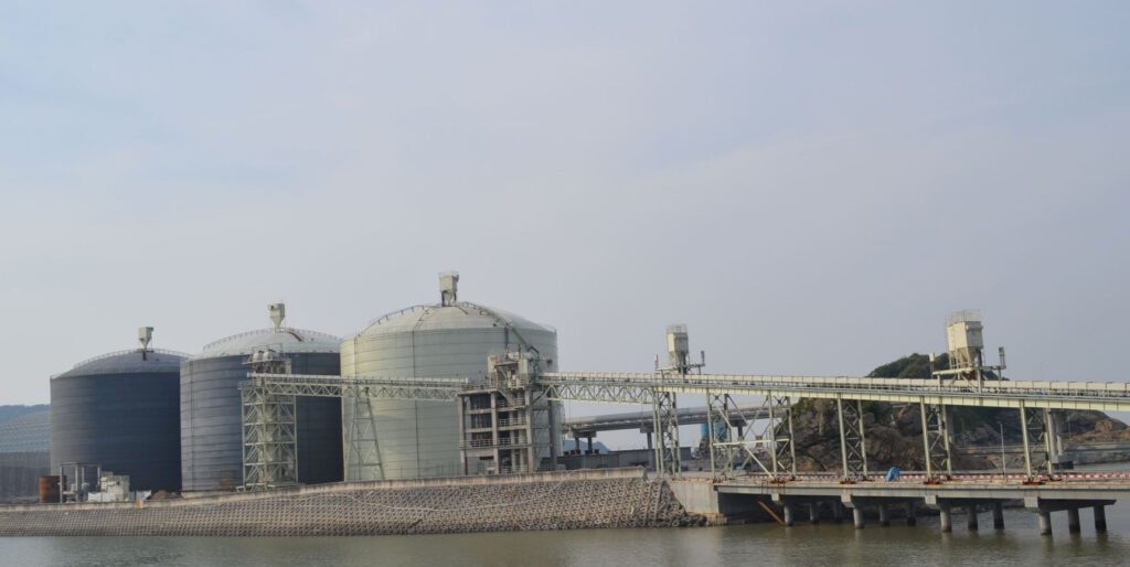 Structural design of fly ash steel silo