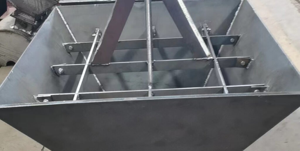 Anti-sticking Crushing ton bag lump breaker grid