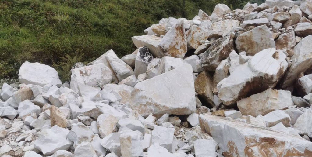 Best Dolomite Grinding Mill for Cement, Glass & Fertilizer