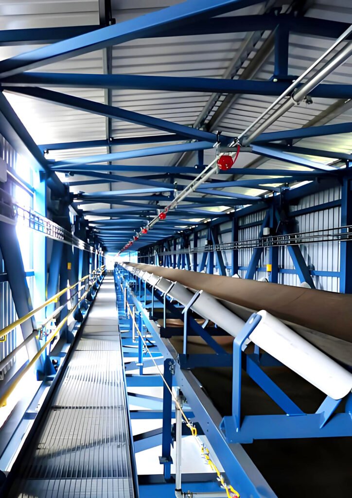 What are the 3 adventages of Solid Woven Conveyor Belting machine