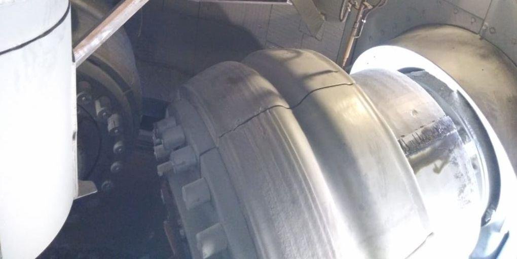 the built in easy system vertical roller mill for hard facing the rollers