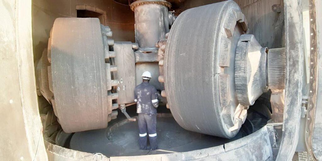 What material is used for hard facing of vrm grinding roller? Magotteaux neoX®
