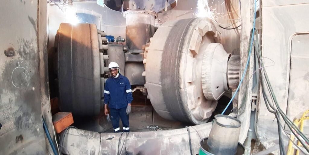 On-site repair inside of the vertical roller mill grinding chamber welding alloy