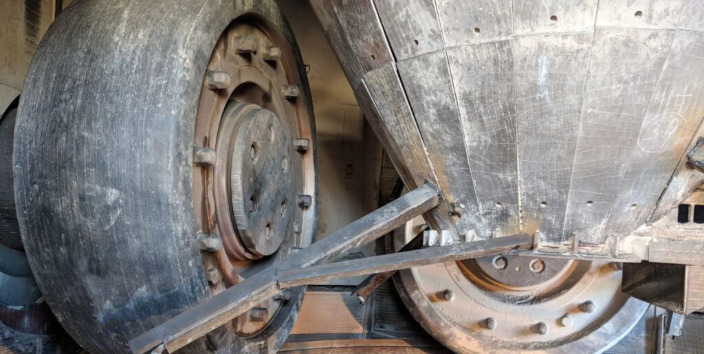 Vertical Roller Mill Hardfacing Service For Grinding Roller Tyre In Cement Grinding Plant/Slag Production line.