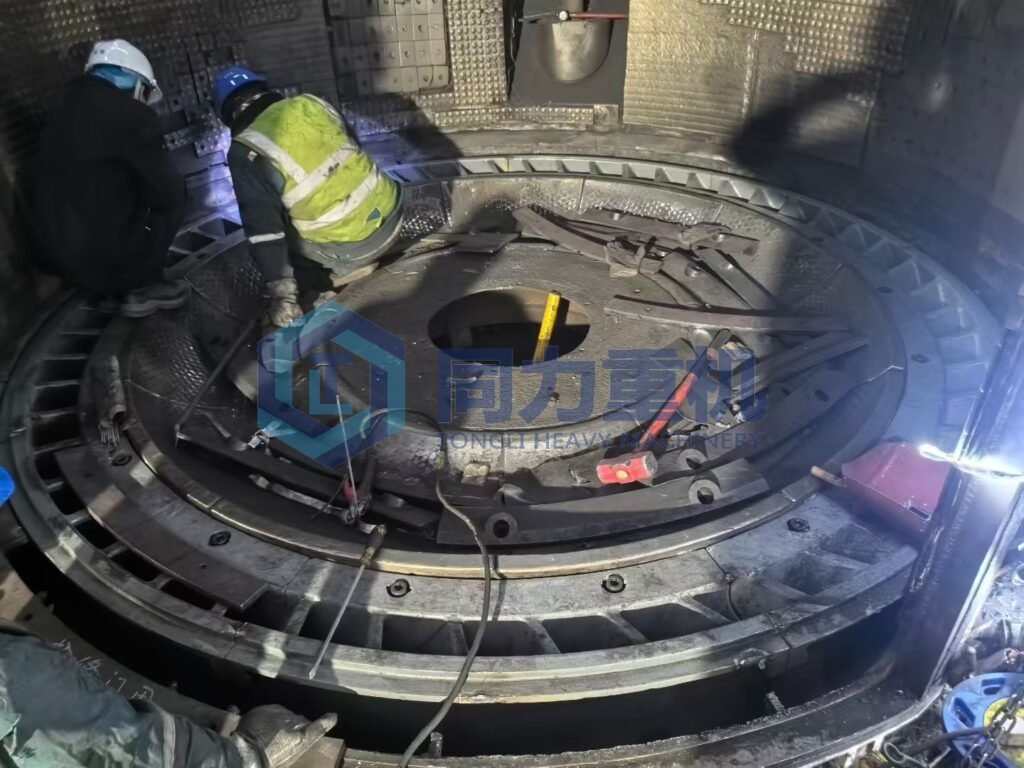Loesche Vertical Roller Mill Grinding Table Liner replace and installation and hard-facing by tongli maintenance service team– LM 46 / LM 56