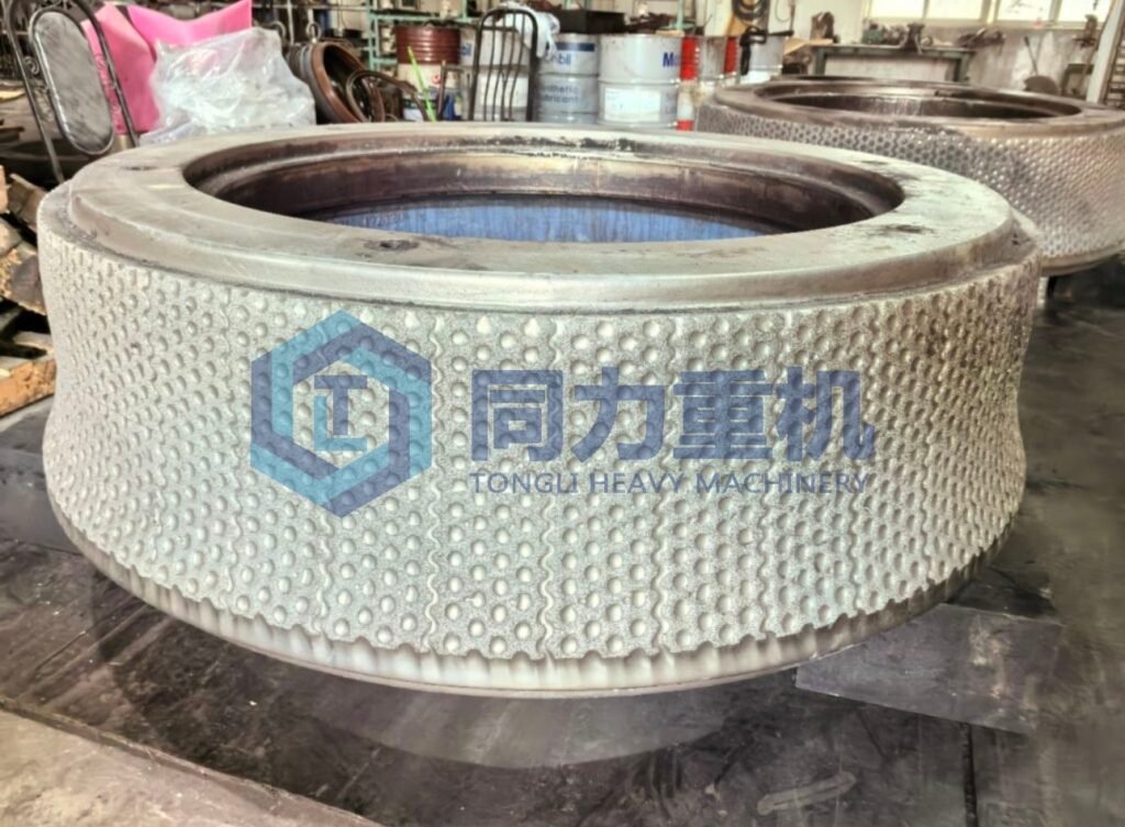 Loesche LM Series Grinding Roller Tyre Liner - Full Ceramic without insert/composite grain on roller surface