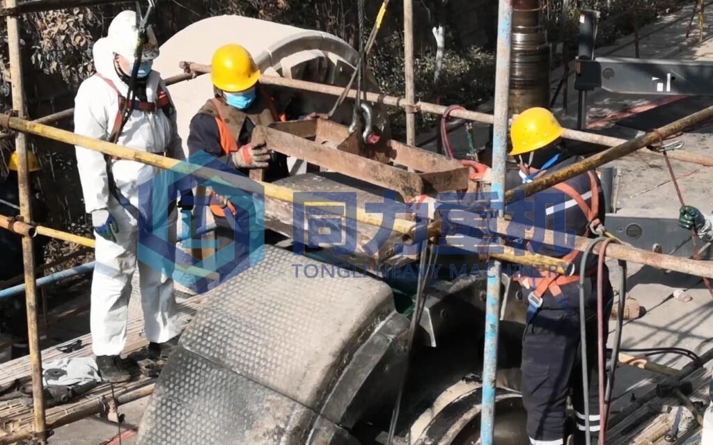 segmented ceramic grinding roller liners installed step by step XWIN technology consists of a HI CR matrix, reinforced with a layer of ceramic particles according to manufacturer's drawing P011160-00-4 For LOESCHE SHREDDER type LM 20.2D