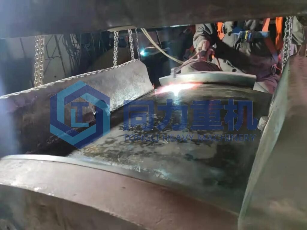 pre cleaning of XWIN technology high chronium matrix, reinforced layer of ceramic particles on vertical roller mill gridning roller liner P011160-00-4 For LOESCHE SHREDDER type LM 20.2D