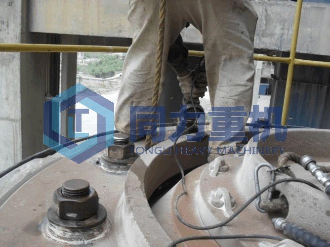 ATOX Coal Mill Grinding Roller Tyre Wear Parts tyre bolts removing