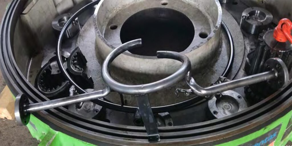 disassemble of a moventas santasalo gearbox finland LM vertical roller mill