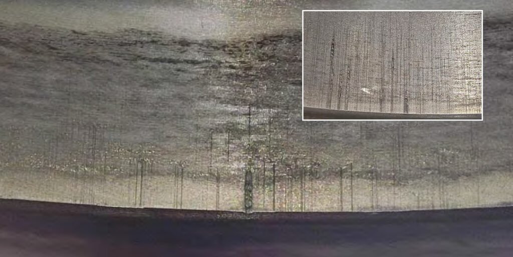 There are signs of moderate wear. No scoring or damage was found on the bearing surfaces.